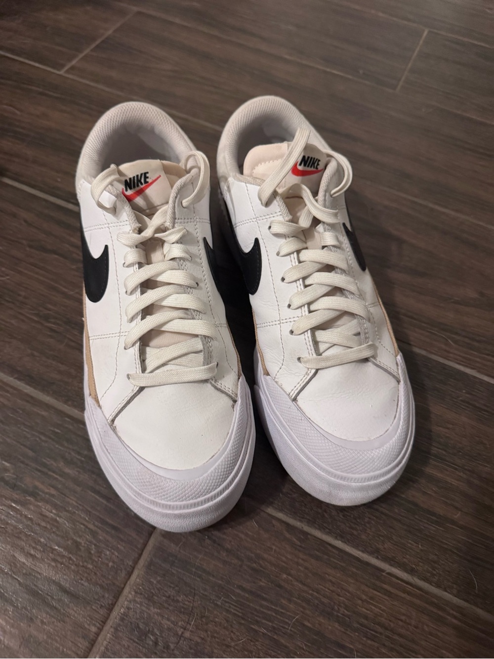 Nike Women’s White Black and Tan Low-Top Athletic Sneakers